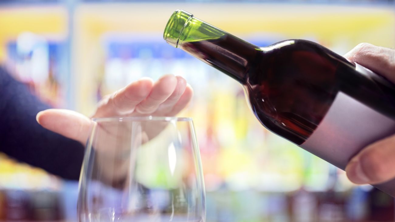 Gelben Schleim erbrechen, Hand verweigert Wein