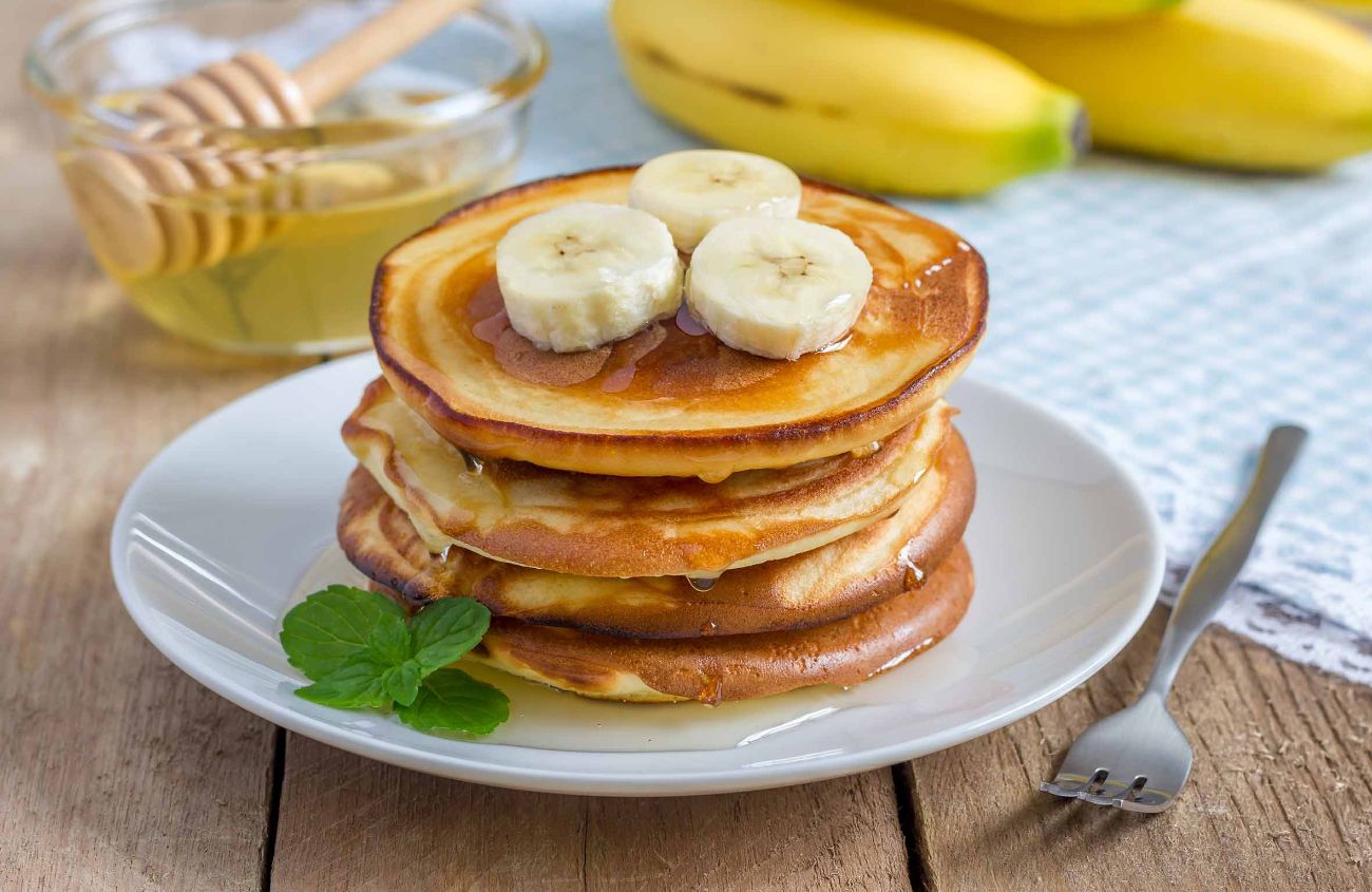Magenschonende Rezepte, einige gestapelte Bananen-Pancakes