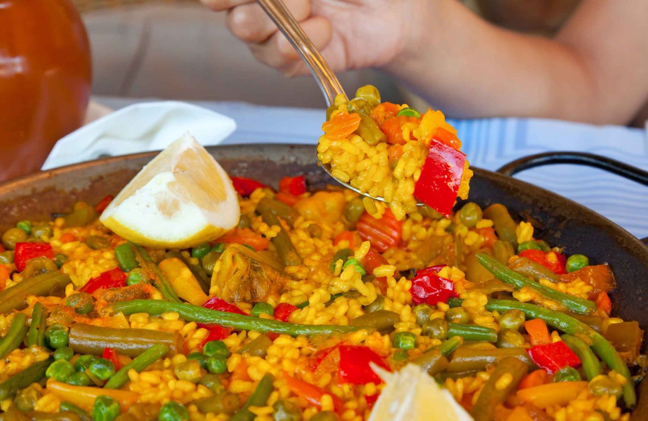 Magenschonende Rezepte, eine Pfanne mit Gemüse Paella