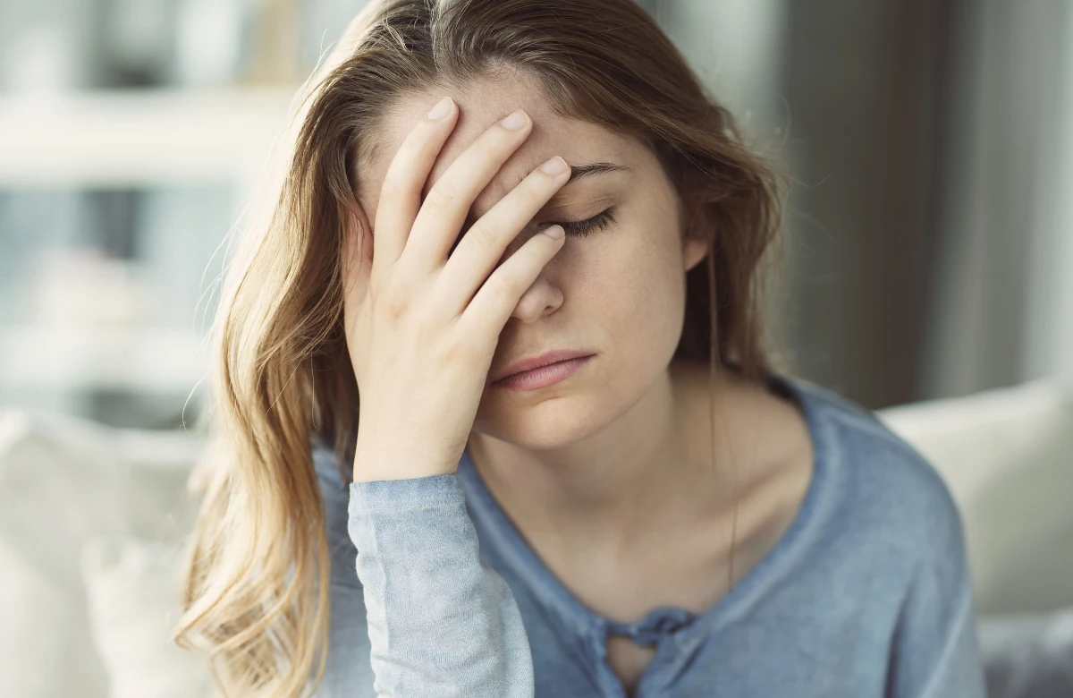 Übelkeit vor und während deiner Periode digestio.de